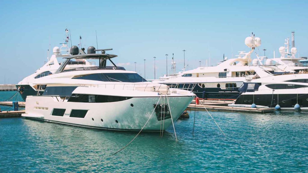 yacht
